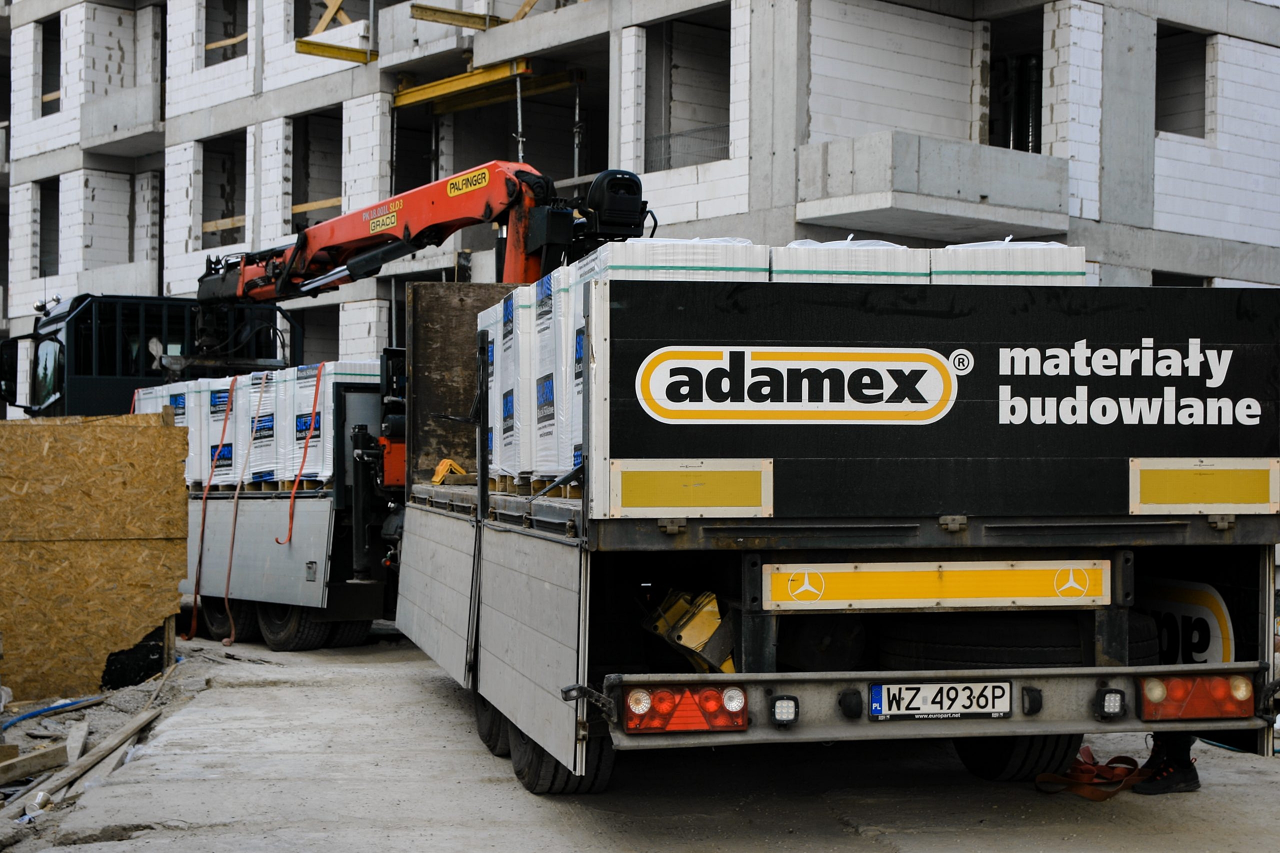 Niezawodny i terminowy transport Adamex